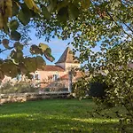 Maison Nathis Bed & Breakfast 4*