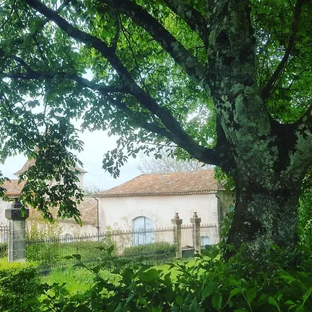 Maison Nathis Oda ve Kahvaltı Saint-Sulpice-de-Roumagnac
