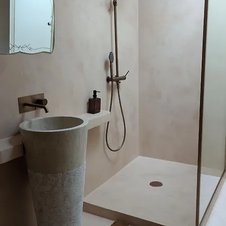 Bed and Breakfast Maison Nathis 4*