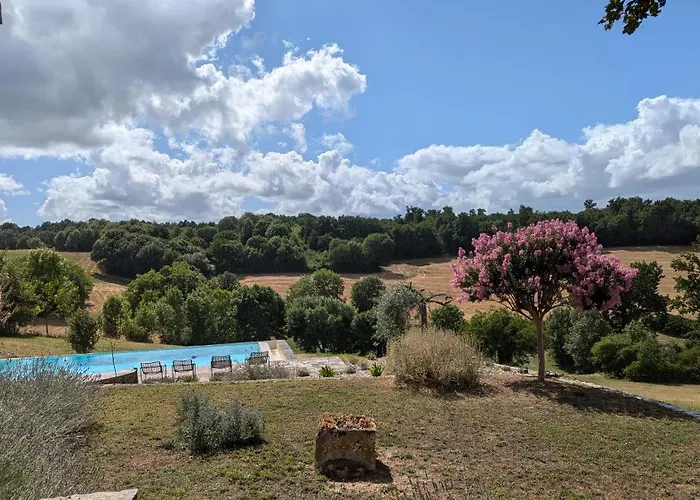 לינה וארוחת בוקר Maison Nathis Saint-Sulpice-de-Roumagnac