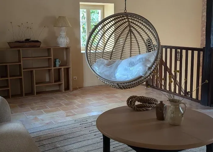 לינה וארוחת בוקר Maison Nathis Saint-Sulpice-de-Roumagnac