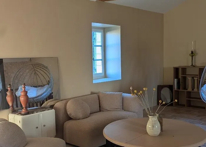 Maison Nathis Couette-café Saint-Sulpice-de-Roumagnac