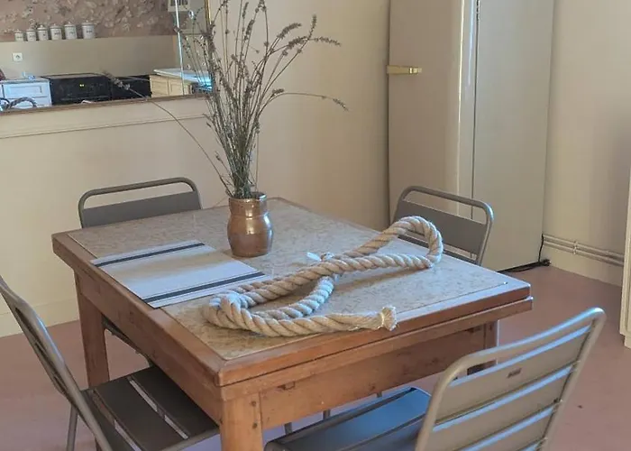 לינה וארוחת בוקר Maison Nathis