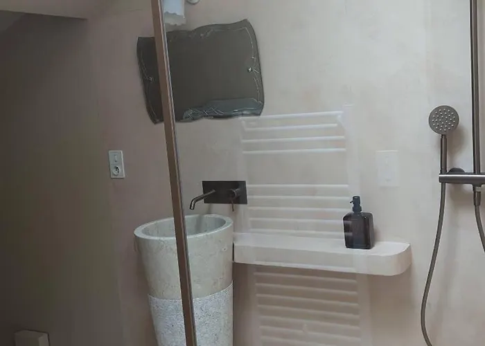 Maison Nathis לינה וארוחת בוקר