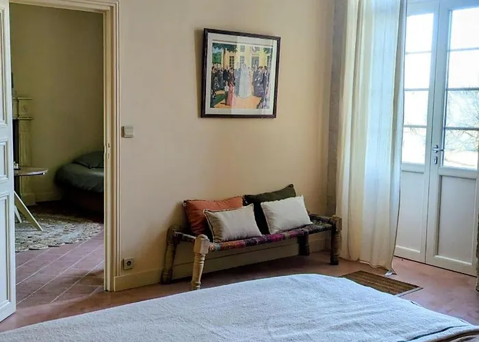 Couette-café Maison Nathis Saint-Sulpice-de-Roumagnac